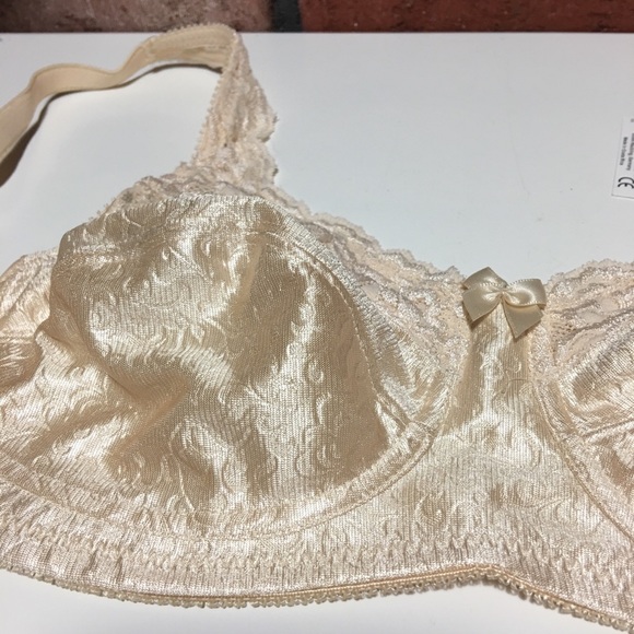 Amoena Annabell Soft Cup Mastectomy Bra Beige 34C - Picture 9 of 10